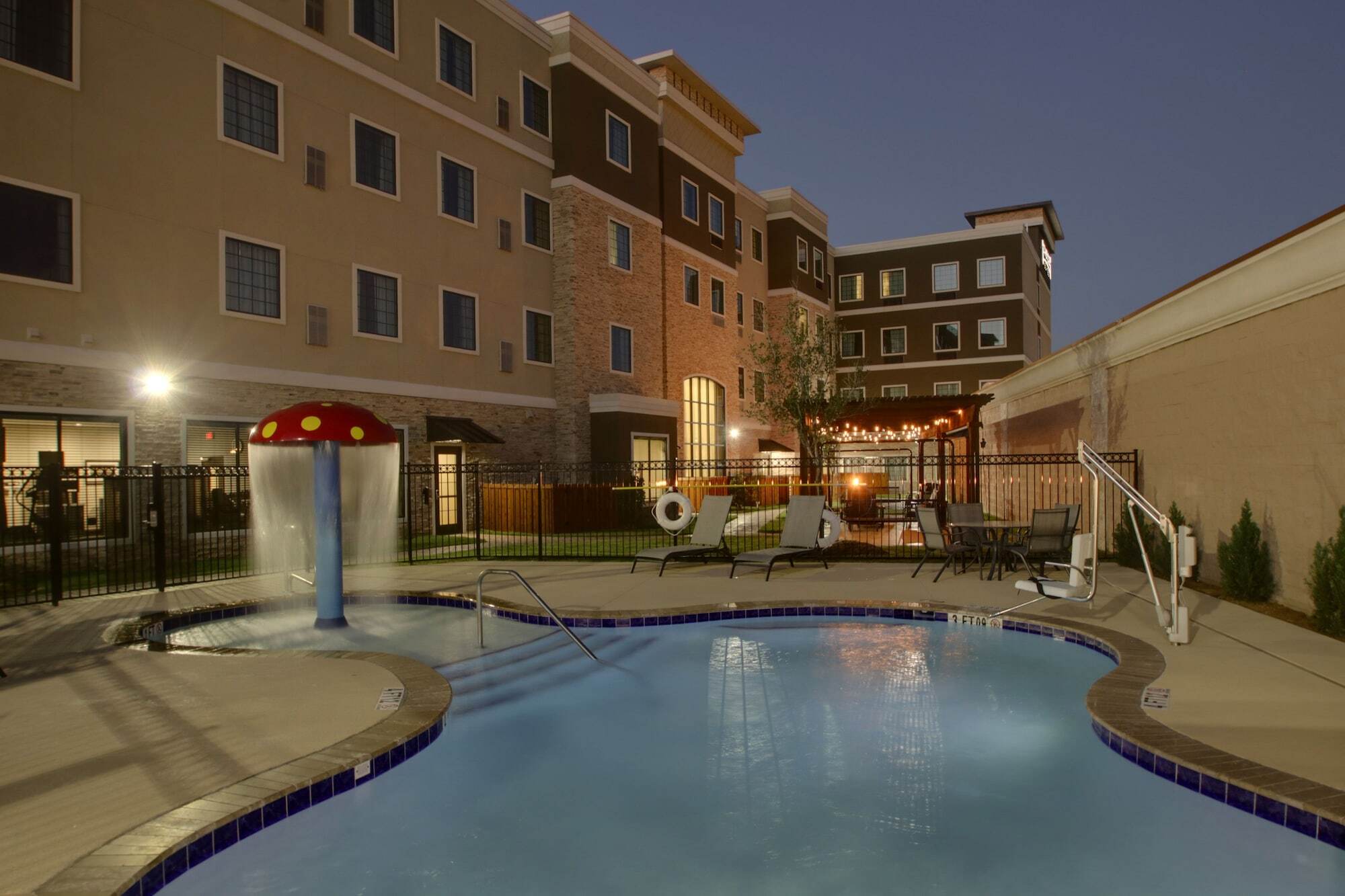 Hotel Staybridge Plano - By Ihg The Colony